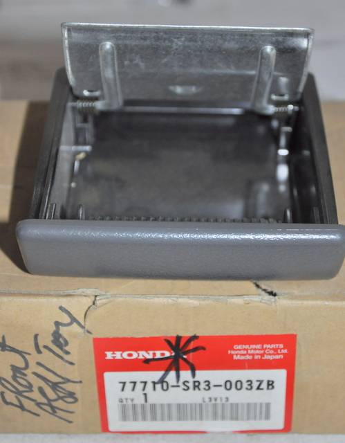 ASHTRAY COMPLETE, FRONT NH178L