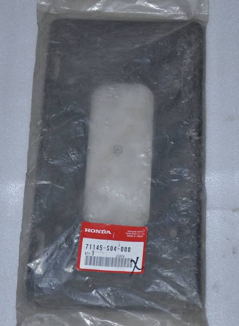 BASE, FRONT LICENCE PLATE