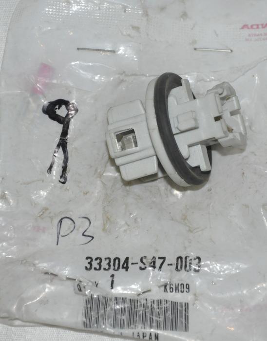 Featured image for “BUMPER LAMP SOCKET (33304-S47-003) – NEW”