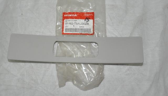 Featured image for “Honda Seat Belt Slider Cover RH – New”
