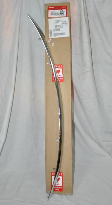 Featured image for “HONDA MOLDING FRONT GRILLE UPPER – NEW”